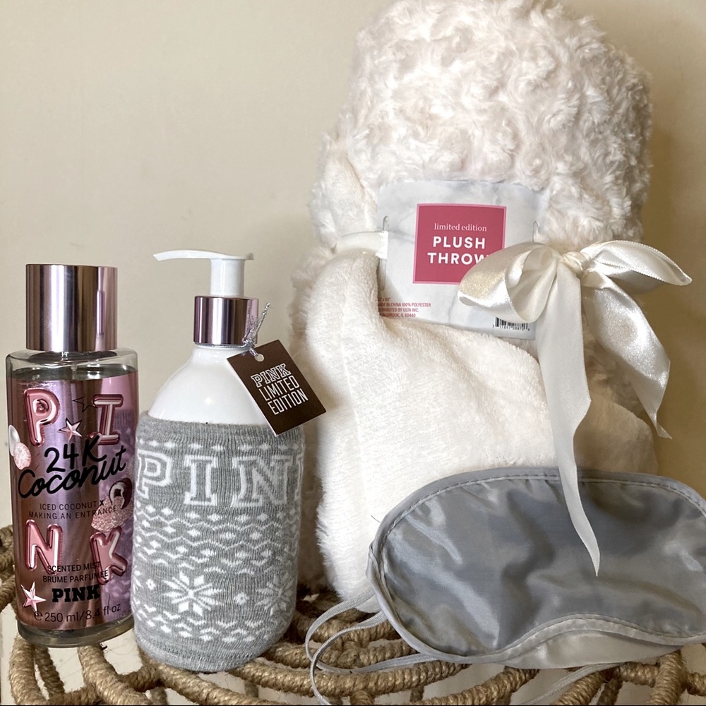 FINAL PRICE DROP Plush Throw Blanket Bundle✨